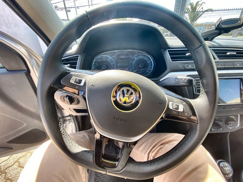 Volkswagen Voyage 1.6 Highline Mt