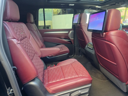 Cadillac Escalade ESV 6.2 Premium Luxury