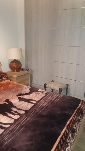 Atención Inversionistas!!! 2 Apartamentos En Un Mismo Padron, 1, De 2 Dormitorios, Li./com, Coc. C/oficce Y Baño. Otro; Liv/com, 1 Dorm, Kitchenette, Baño Y Lindo Patio!!! Documentacion En Regla