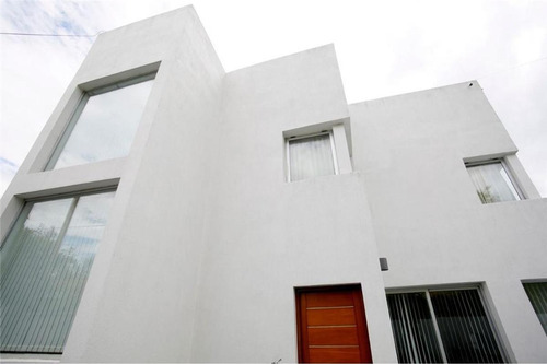 Casa Venta 3 Dormitorios, 3 Baños Y Piscina -terreno 414 Mts 2 - City Bell