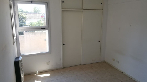 Imagen 10 de 14 de Departamento De 2 Ambientes En Venta - Moron Norte
