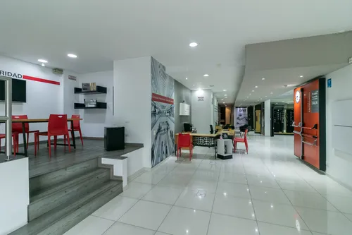 Local En Arriendo/venta En Chico Norte Ii. Cod V1103006