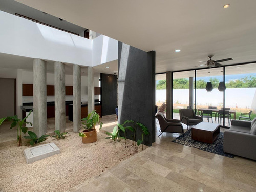 Casa En Venta En Mérida, Modelo Zaguán En Privada Tamora, Conkal