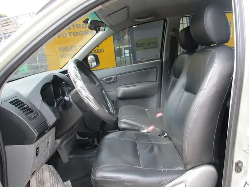 Toyota Hilux Doblecabina 4x2 2700cc Mt
