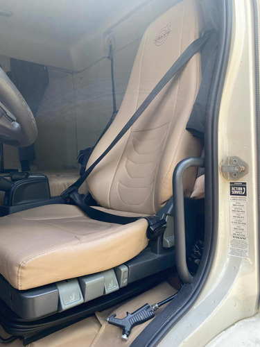 Volvo Vm 330 8x2 - 2020 Bitruck No Chasi