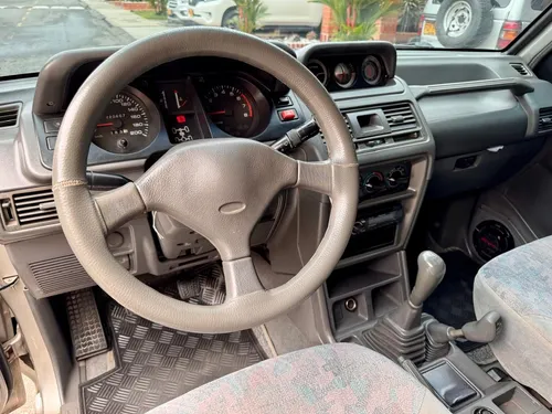 Mitsubishi Montero Cc2400