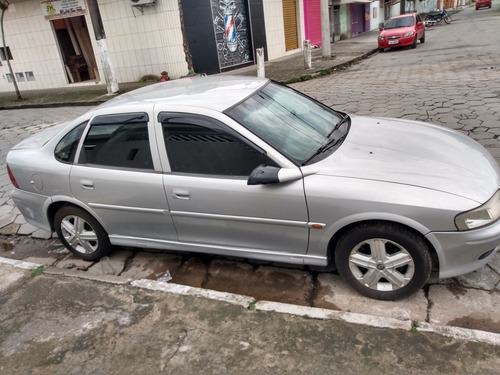 Chevrolet Vectra 2000 2.2 Milenium 4p