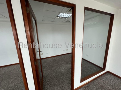 Bella Oficina En Torre Credicard Piso 14 Espectacular Vista. 2 Banos Area De Kichennette Vi Mls #25-11114