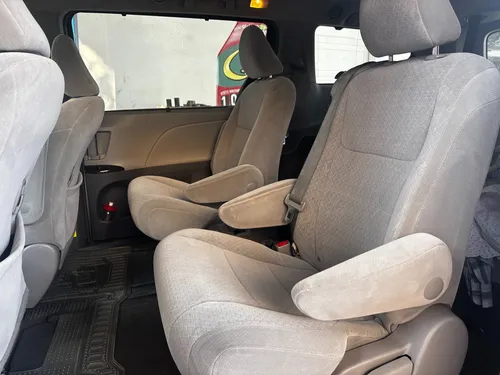 Toyota Sienna 3.5 Xle V6 At