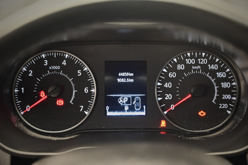 Imagen 11 de 18 de Renault New Duster Intens 1.6 At