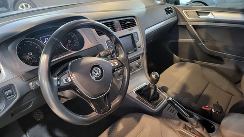 Imagen 5 de 5 de Volkswagen Golf 2016 1.6 Trendline
