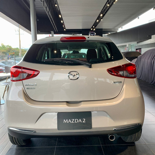 Imagen 3 de 14 de Mazda 2 Sport Carbon Edition Cuarzo Platino