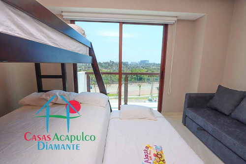 Cad La Isla Emerald J5. De Playa. Terraza Frontal Con Vista A Los Jardines Y Albercas
