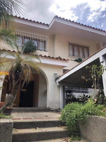Venta De Casa En Urb Prados Del Este, Mcpio Baruta, Caracas. Mr
