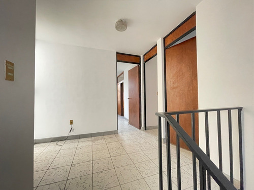 Imagen 10 de 22 de Casa En Renta Calle Alhóndiga