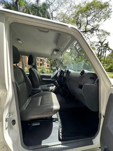 Land Cruiser Serie 76 V6 4.0