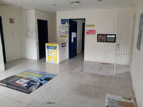 *excelente Local Amplio Para Bodegas Y Oficinas