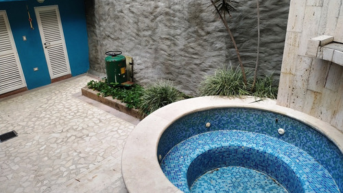 Moderno Tonw House Y Comodo En Zona Norte Sector Mañongo Focus Vende Cr