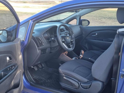 Imagen 8 de 11 de Kia Rio 2015 1.4 Ex 109cv 6mt