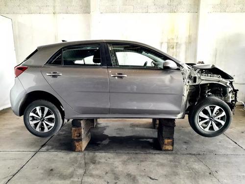 Panel Tapa Puerta Trasera Derecha Kia Rio Hb 2016-2023 (Usado)