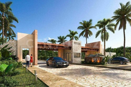 Casa En Venta, Merida, Yucatan,  Tamanche Al Norte De Merida  Con Alberca
