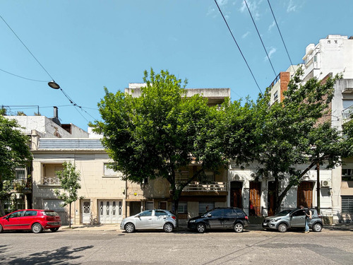 Departamento De Oportunidad Con 2 Dormitorios Y Terraza Exclusiva, Alquilado