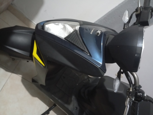 Moto Kymco Agilyti Go En Super Buen Estado Color Azul Oscuro
