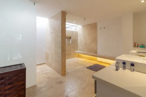 Casa En Arriendo/venta En Cristales. Cod A6433