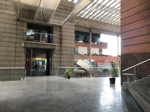 Se Vende Local Centro Comercial San Ignacio