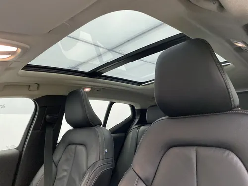 Volvo XC40 2.0 B5 Poll Star Hibrida