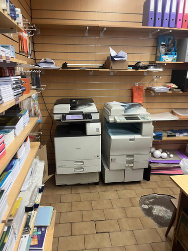 Se Vende Instalaciones Completas Y Mercaderia En Stock - No Fondo De Comercio.