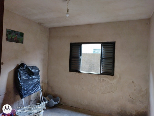 Imagem 6 de 11 de Casa De Frente Com 2 Dormitórios E De Fundos 1 Dormitório