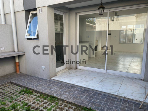 Imagen 10 de 19 de Calle 12 E/ 510 Y 511 Duplex A Estrenar De 3 Dormitorios Prox. Cno.centenario