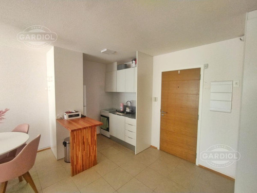 Imagen 10 de 20 de Alquiler Apartamento 2 Dormitorios Con Garaje Posibilidad Mobiliario- Tres Cruces