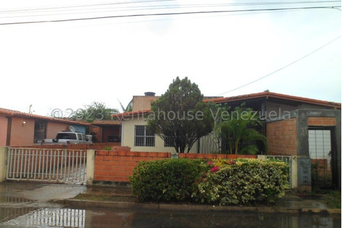 Vende Comoda Casa Ubicada En Calle Ppal De Ciudad Alianza 23-28959