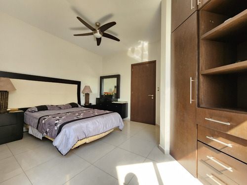 Casa Residencia De 5 Habitaciones Ubicada En Residencial Playas Del Conchal, Riviera Veracruzana, Un Excelente Fraccionamiento Que Te Brinda La Seguridad Y Tranquilidad Que Tu Familia Y TĂș Se Merecen.