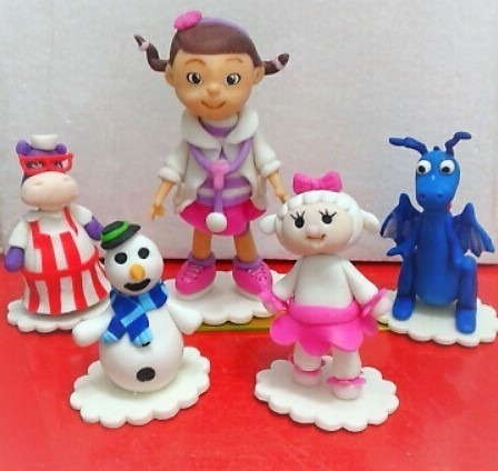 Adorno De Torta Doc Juguetes 5 Personajes En Porcelana Fria