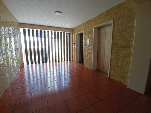 Imagen 27 de 27 de En Venta Apartamento Remodelado 144 M² 4h/3b/2 Pe Chuao