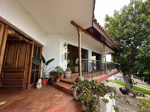 Casa En Peñuelas Con Vista Al Mar, Piscina Y Jacuzzi 8d6b
