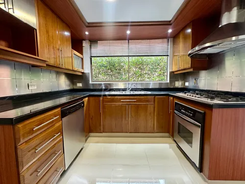 Casa En Arriendo En Loma Benedictinos. Cod A776027
