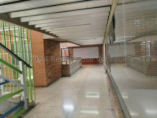 Maria Luisa Mendoza Vende Local Comercial En El Transcurrido Centro Comercial Cosmo Centro De Barquisimeto, Baño Amplio Luminoso Fachada De Vidrio Servicios Basicos Y Mas 2 4 2 8 5 9 4