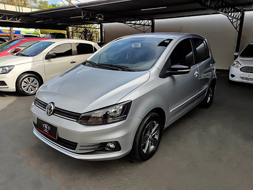 Imagem 4 de 15 de Volkswagen Fox 1.6 Msi Total Connect