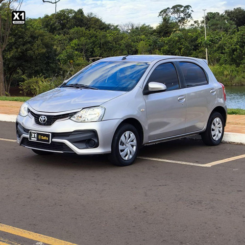 Toyota Etios Hb Xs 15 Mt