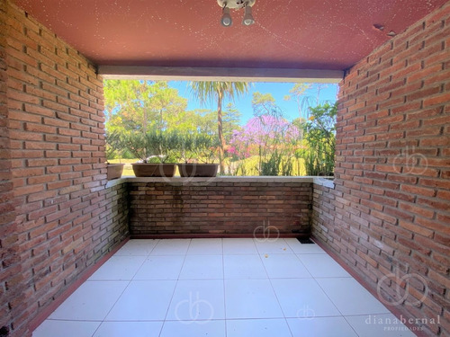 Imagen 4 de 15 de Punta Del Este, 2 Dormitorios Y 2 Baños, Cochera, Terraza Y Parrillero.