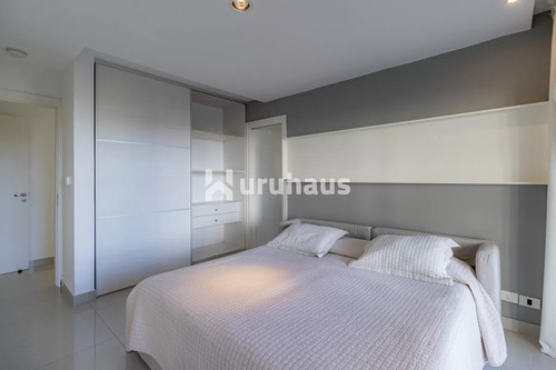 Alquiler Apartamento Tres Dormitorios Playa Brava Edificio Brava Biarritz