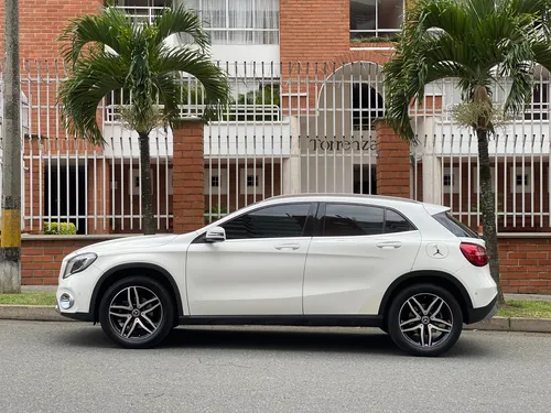 Mercedes-Benz Clase GLA 1.6 Urban