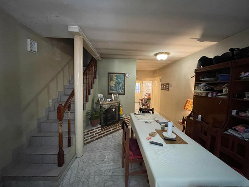 Av. Juan Bautista Alberdi 5800, Caba / Gran Ph En Block Con 2 Deptos Y 1 Local /355m2 / U$s 330.000