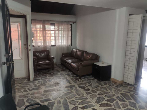 Apartamento En Venta Villa Hermosa Sector Los Angeles, Medellín