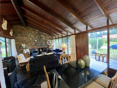 Imagen 3 de 20 de Cómoda Propiedad En Venta En Barrio Marly - Punta Del Este. 3 Dormitorios 2 Baños.