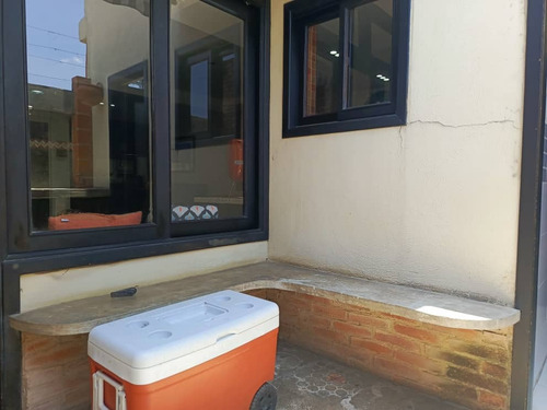 Townhouse En Mañongo. Res. Rusticana Garden. Sector Piedras Pintadas. Keivis V